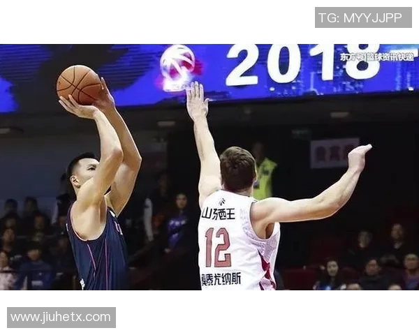 易建联的篮球传奇之路:从青涩少年到国家队核心的成长故事